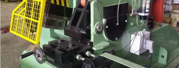 Heavy-Duty Alligator Shearing Machine – 250 T view 2